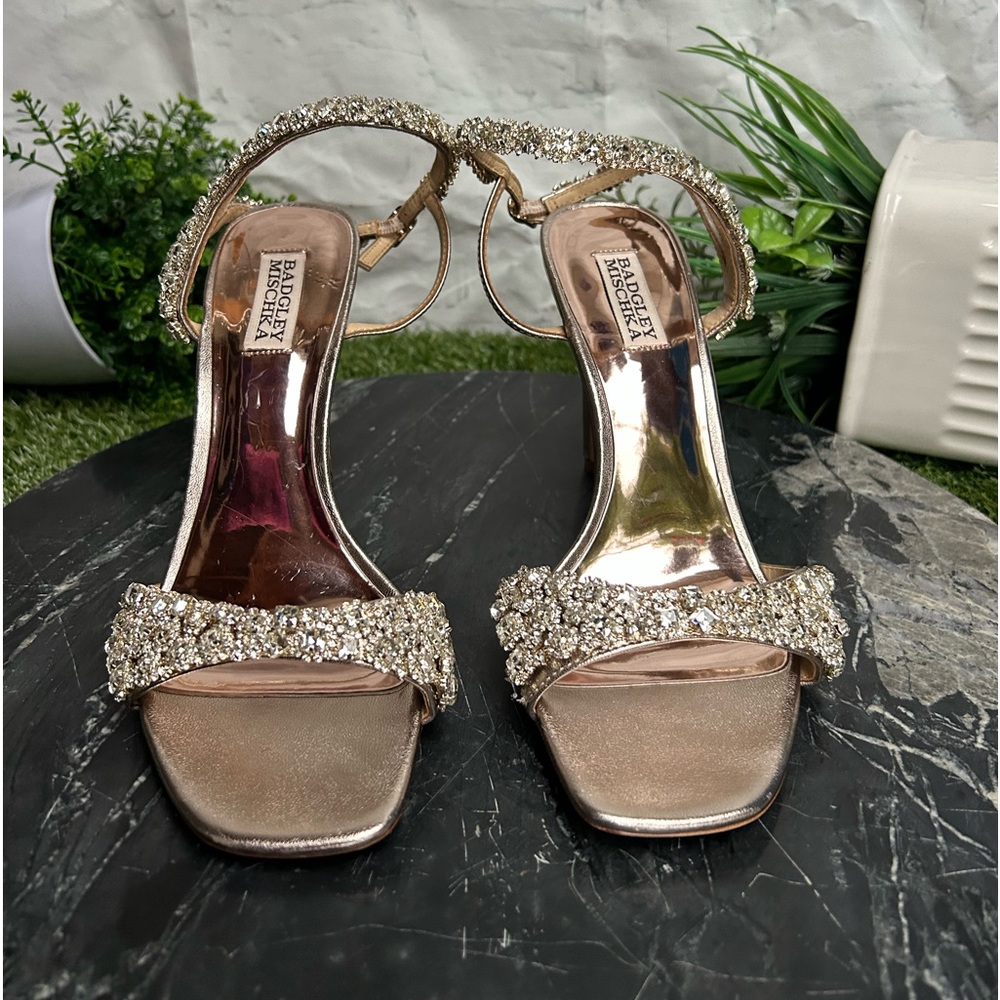 BADGLEY MISCHKA
Galia Crystal Ankle
Strap Evening Shoe size 9 new
CHAMPAGNE - Picture 12 of 17